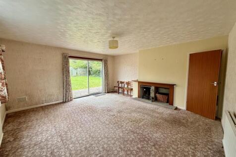 Living Room: