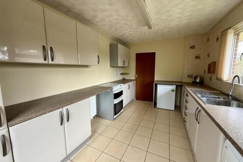 Kitchen: