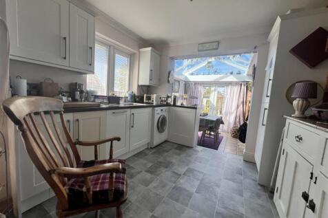Kitchen: