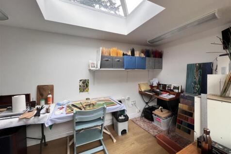 Studio/Home Office: