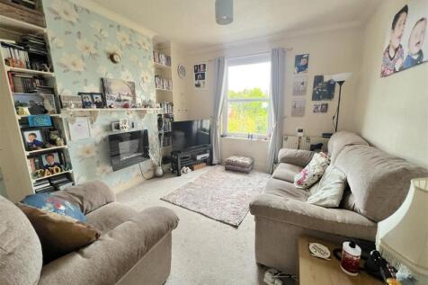 Living Room: