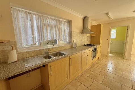 Kitchen: