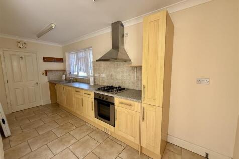 Kitchen: