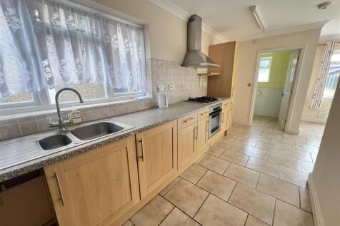 Kitchen: