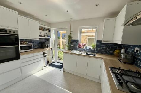 Kitchen: