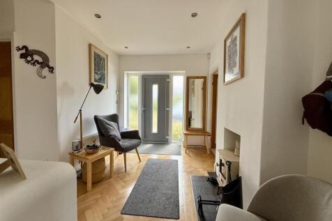 Hallway/Snug: