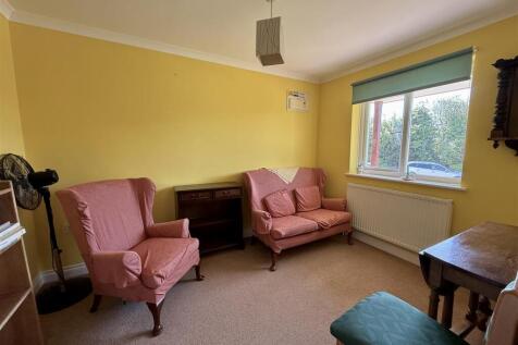 Study/Bedroom Four: