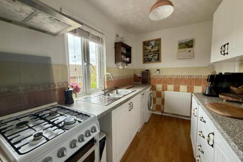Kitchen: