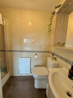 En-Suite Shower Room: