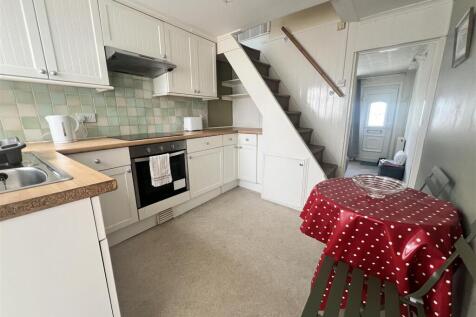 Kitchen/Breakfast Room: