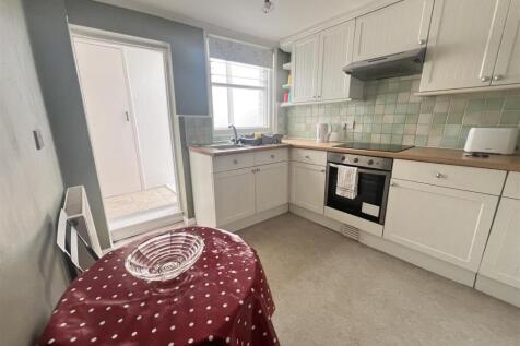 Kitchen/Breakfast Room: