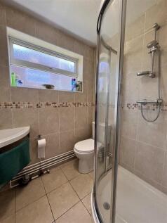 Shower Room: