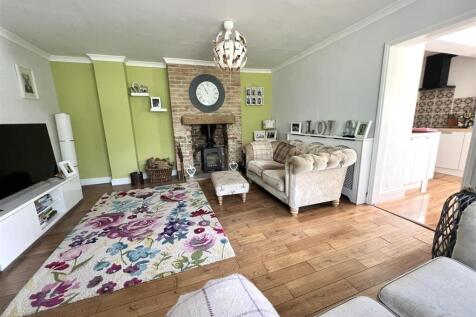Living Room: