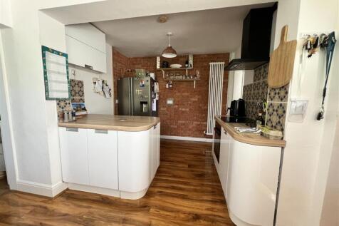 Kitchen: