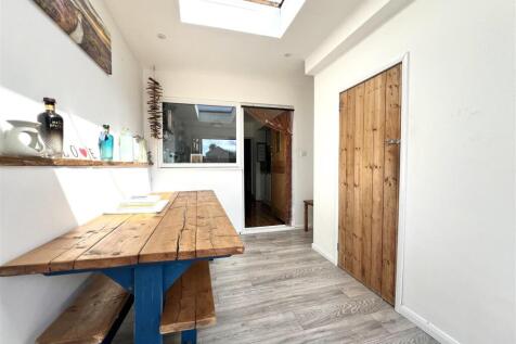 Dining Room: