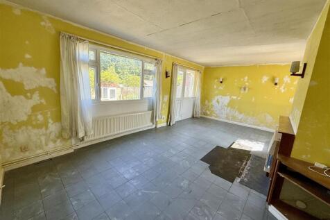 Living Room: