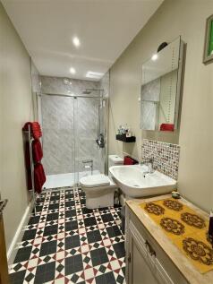 Shower Room: