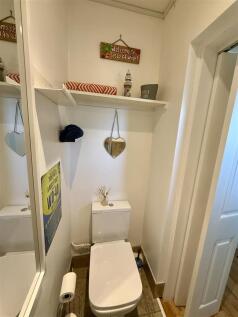 Annexe Shower Room: