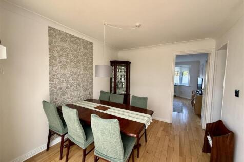 Dining Room: