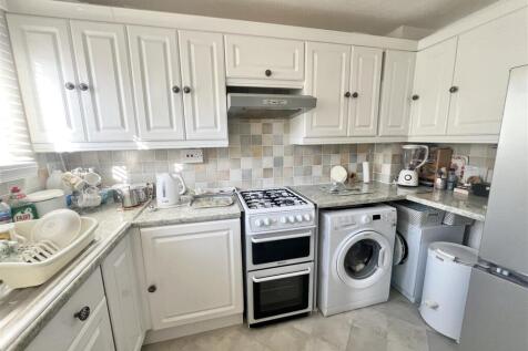 Kitchen: