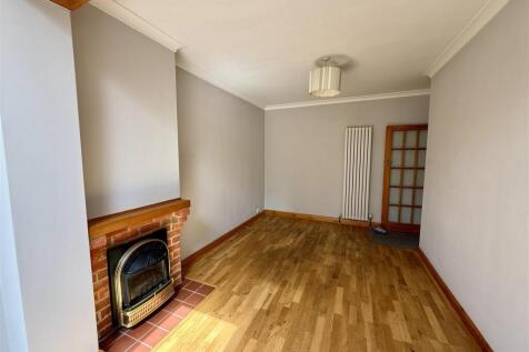 Living/Kitchen/Dining Room: