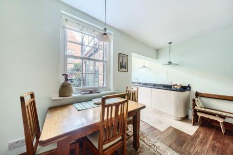 Kitchen Dining Area