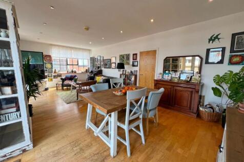 Open Plan Living/Dining Room