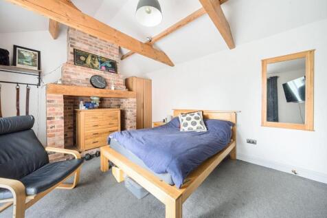 bedroom ground floor.jpg