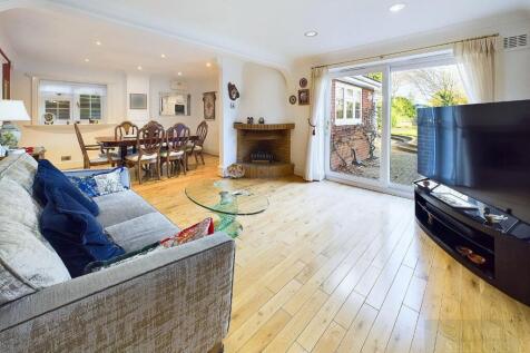 Sitting/Dining Room
