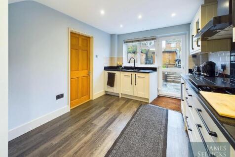 Through Lounge/Dining Room