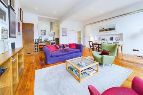 Open plan living/dining/kitchen