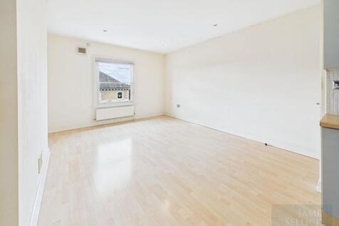 large open plan living/dining/kitchen