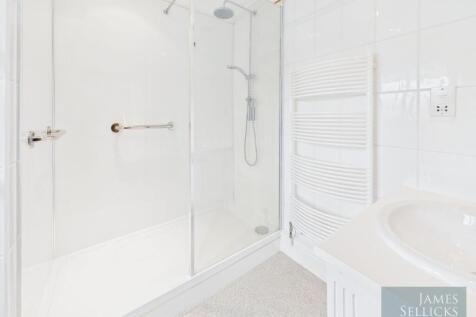 Master En-Suite