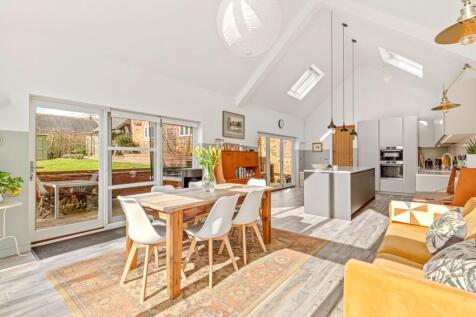 Living/Dining Kitchen