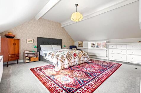Master Bedroomq