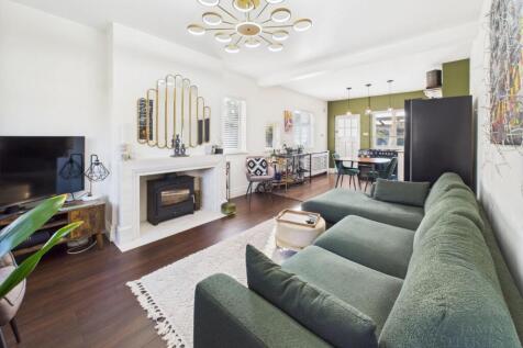 Open plan living/dining/kitchen