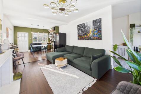Open plan living/dining/kitchen