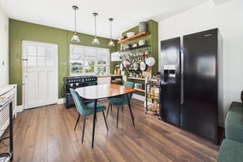Open plan living/dining/kitchen