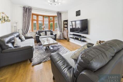 sitting/dining room
