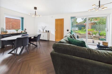 Sitting/Dining Room