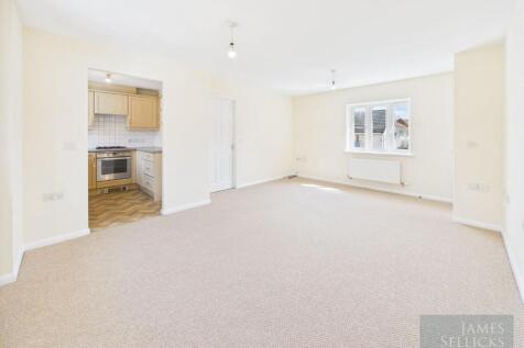 Sitting/dining room