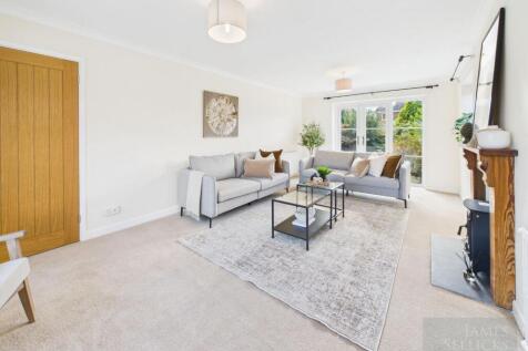 Through sitting room