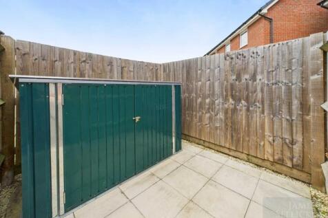 Outdoor private storage lock up