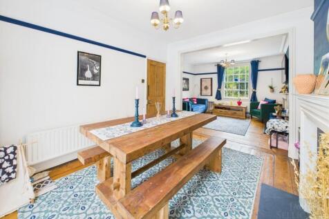 Sitting/Dining Room