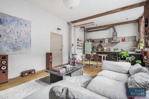 Open Plan Kitchen/Living Area