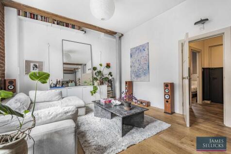 Open Plan Kitchen/Living Area