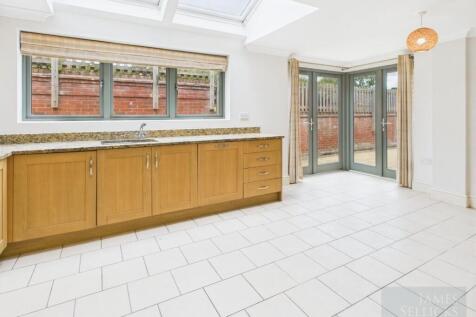 Open plan dining kitchen