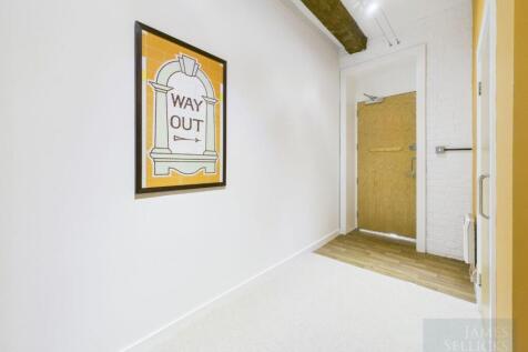Private Entrance Hall