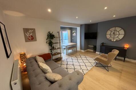 Sitting/Dining/Kitchen