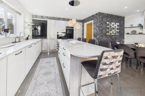 Living/Dining Kitchen